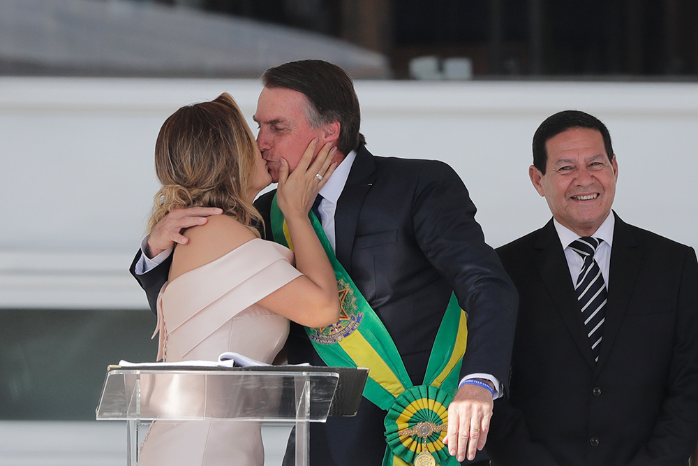 La mujer de Bolsonaro da positivo por coronavirus