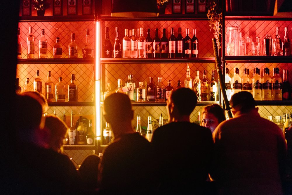 Madrid permitirá abrir a los bares de copas y discotecas con un 40% del aforo desde el viernes
