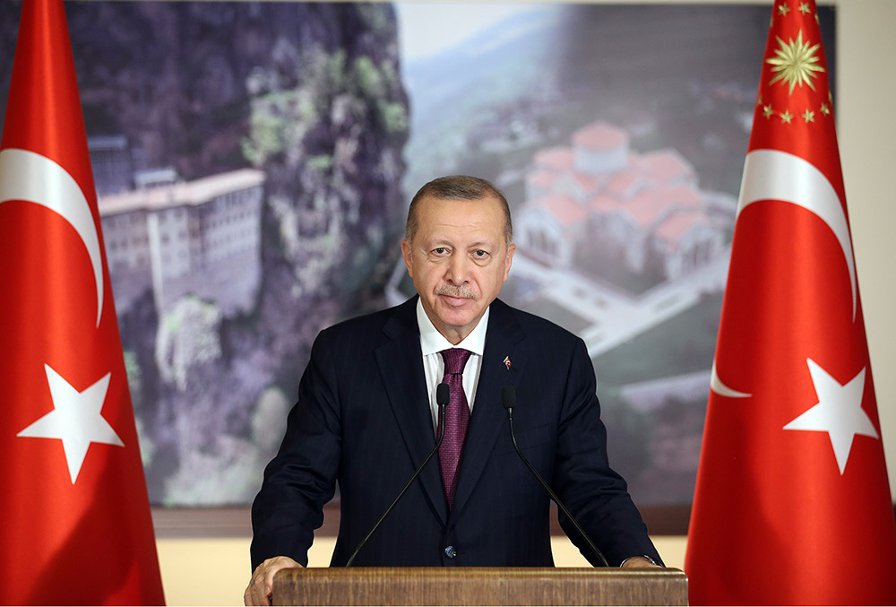 Turquía refuerza su control de las redes sociales