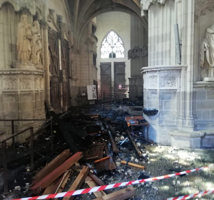 Un voluntario confiesa ser el autor del incendio de la catedral francesa de Nantes