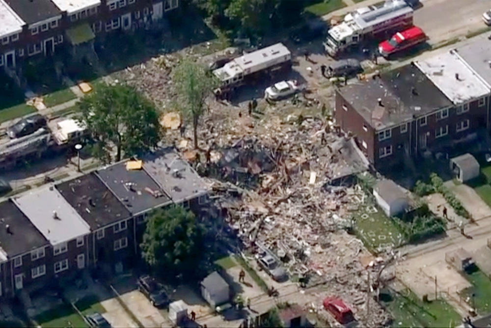 Al menos un muerto y tres heridos en el derrumbe de tres edificios en Baltimore por una explosión