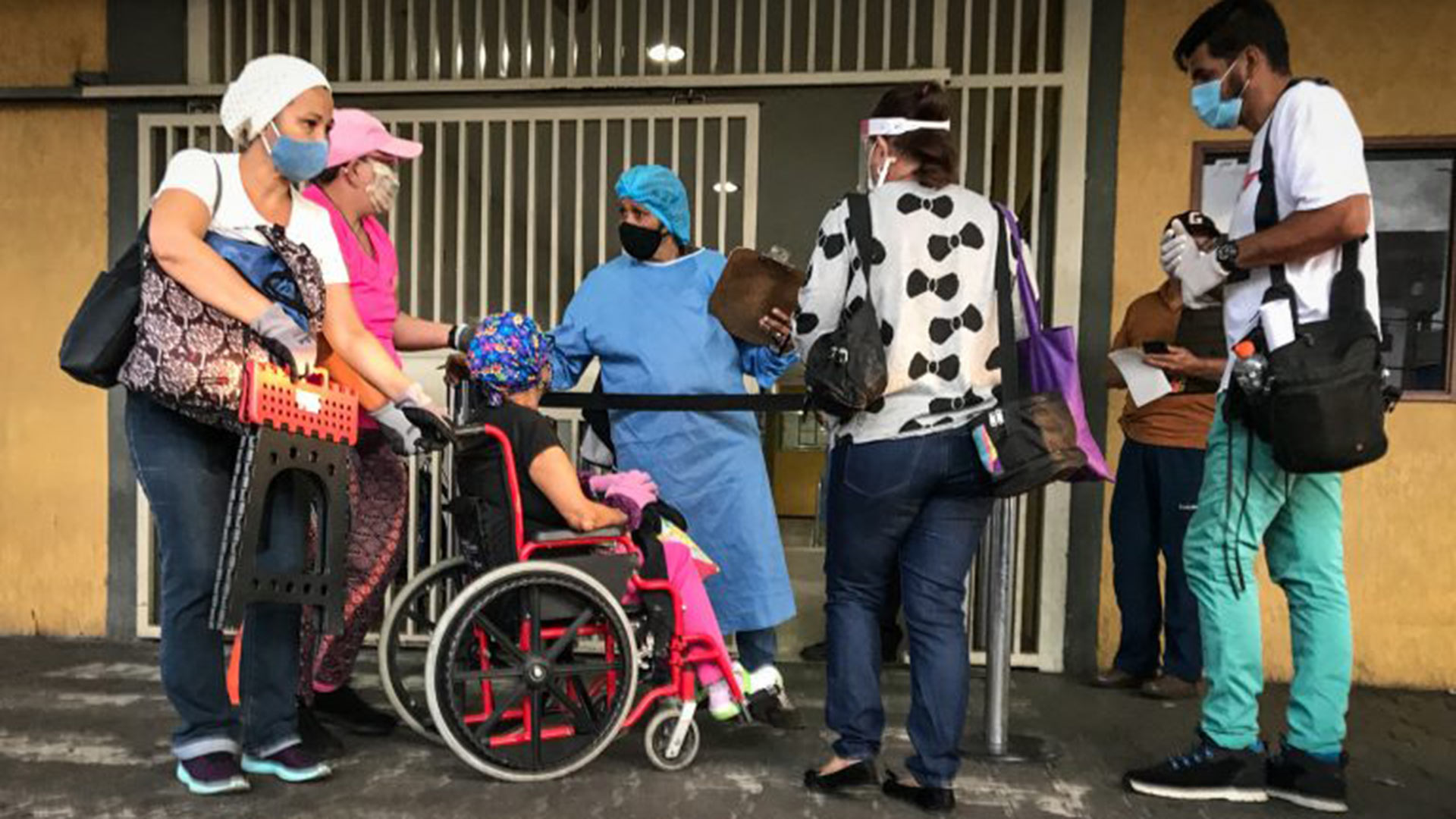 Sin tratamientos, sin consultas e ignorados en los hospitales: tener cáncer y ser pobre en Venezuela