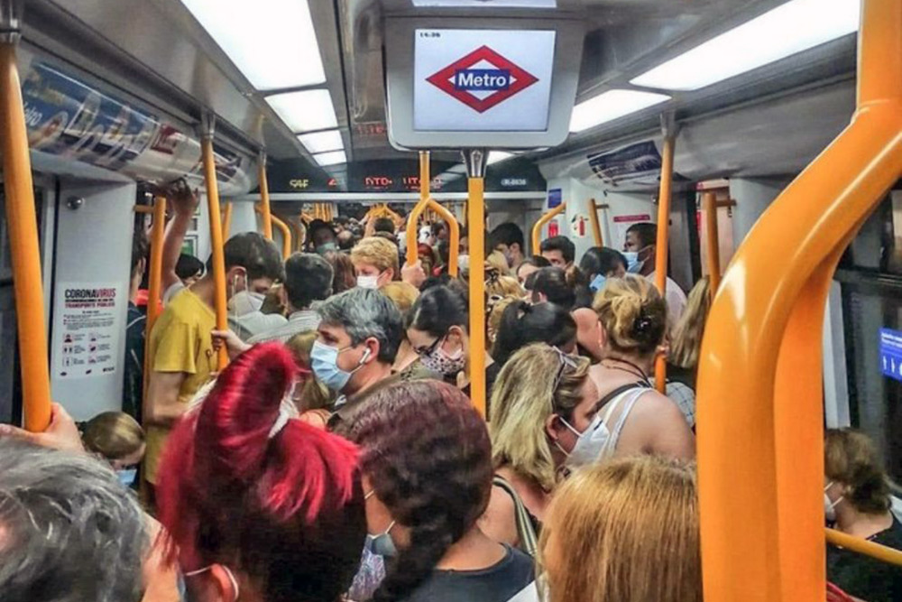El metro de Madrid, desbordado en plenos rebrotes de COVID-19