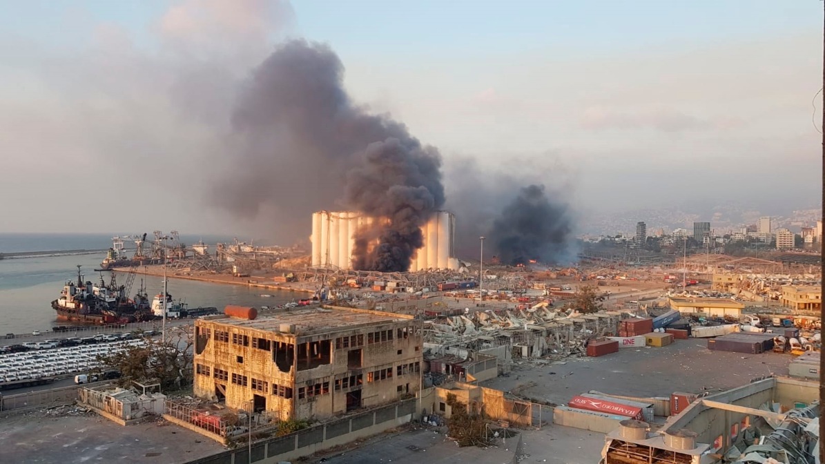 Una fuerte explosión en el puerto de Beirut deja al menos 70 muertos y 3.700 heridos