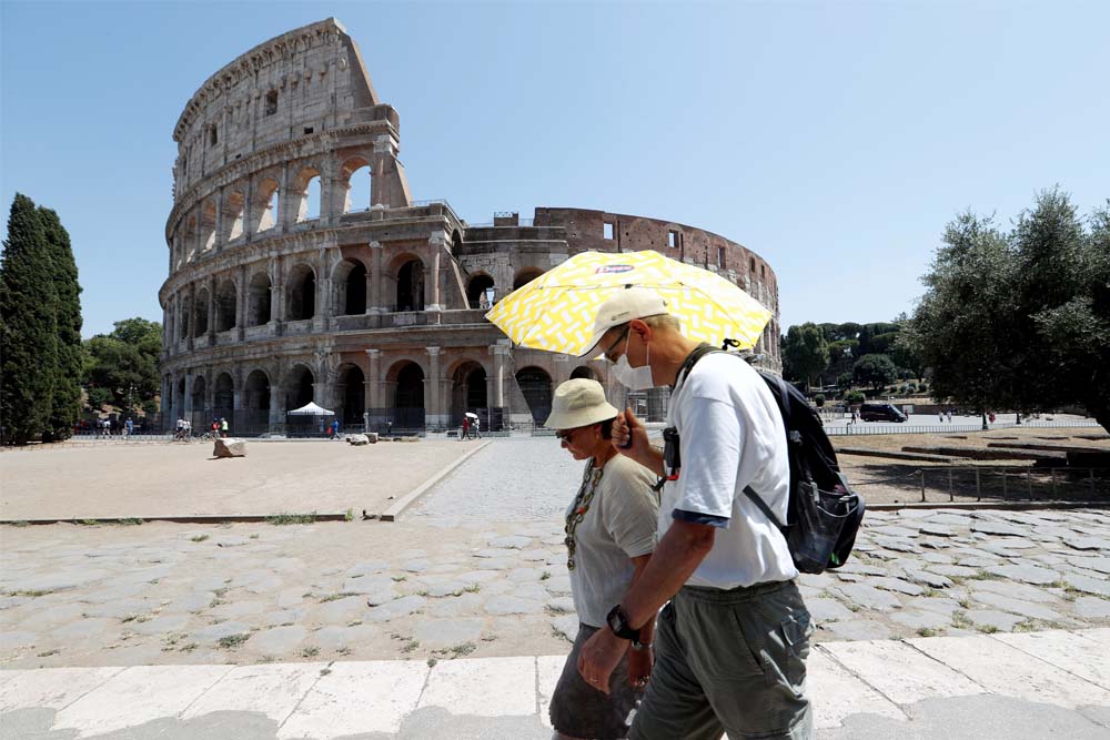 Italia y Grecia se unen a los países que imponen medidas a los viajeros desde España