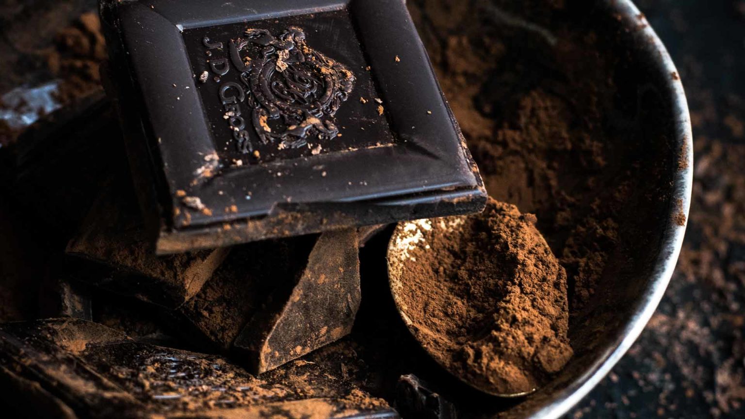 ‘Lluvia de chocolate’ en una fábrica suiza: un fallo de Lindt hace volar el cacao