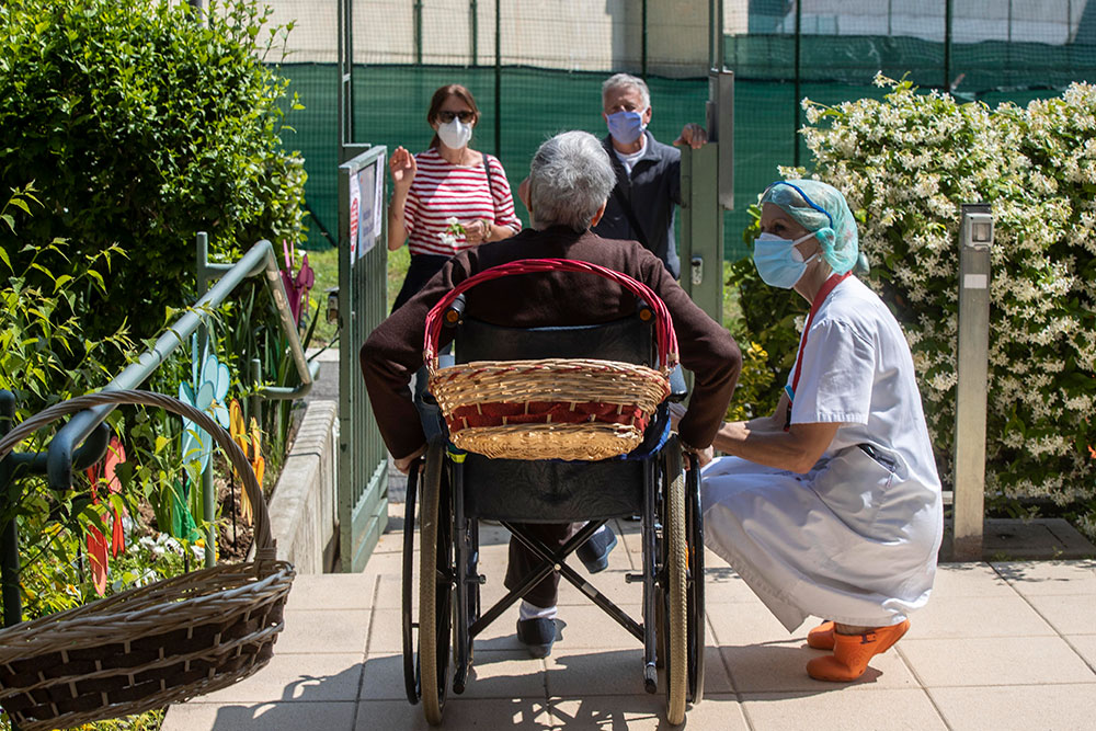 Médicos sin Fronteras denuncia el «inaceptable desamparo» que sufrieron las residencias de mayores