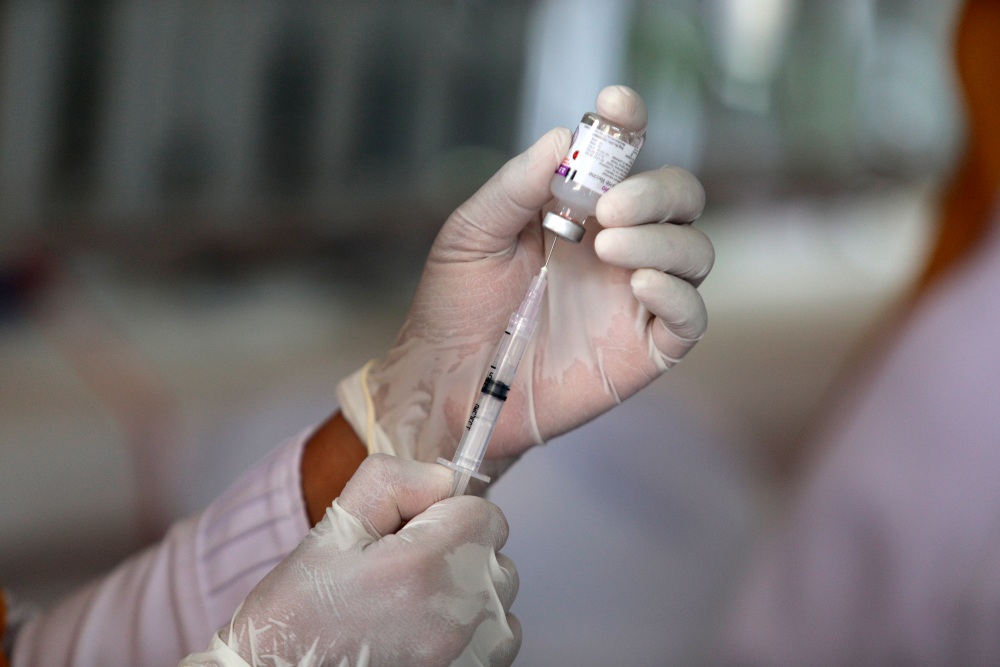 Un estudio sostiene que siete de cada diez españoles se vacunarían ya contra el coronavirus
