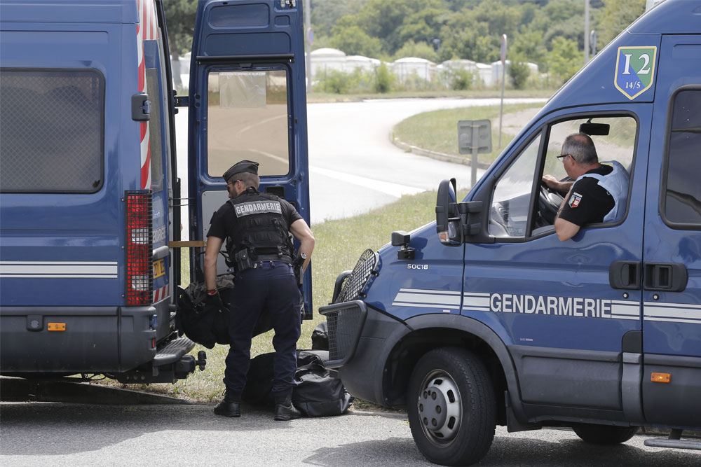 Un grupo de hombres armados atraca un furgón con nueve millones de euros en Lyon