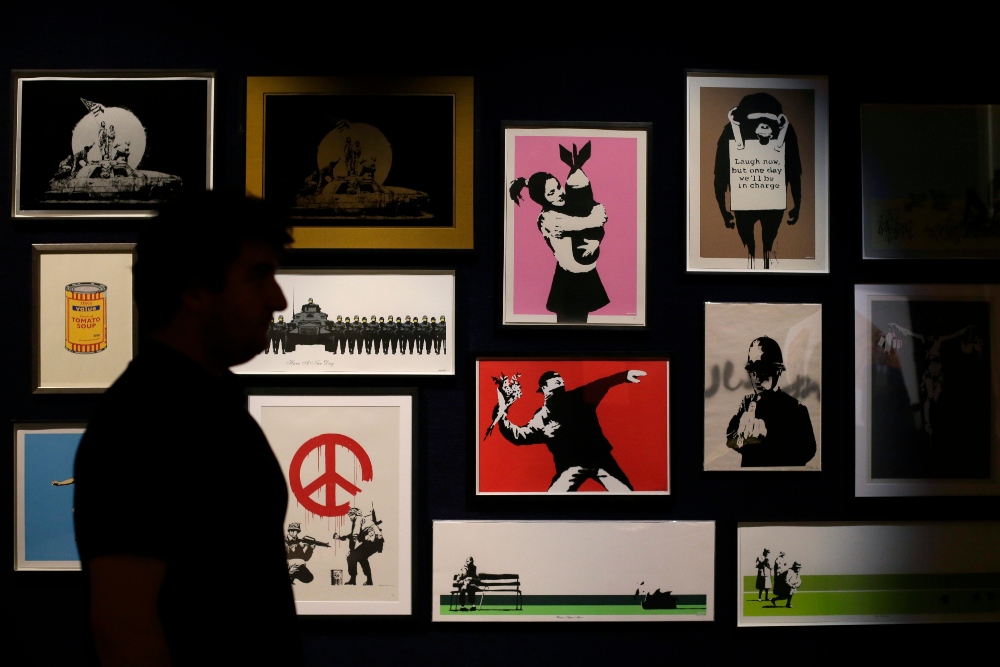 Banksy pierde los derechos de autor de 'Lanzador de flores' por mantener su anonimato