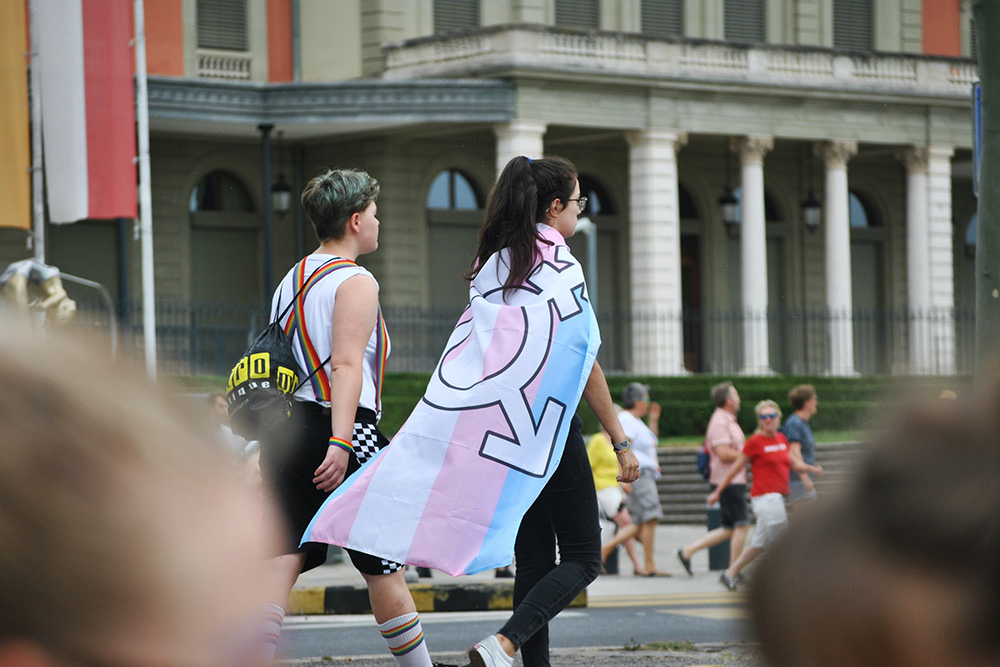 Cinco comunidades no reconocen los derechos de los menores trans en los colegios
