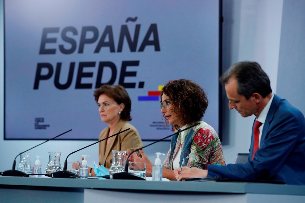 España comenzará a vacunar en diciembre a los colectivos prioritarios