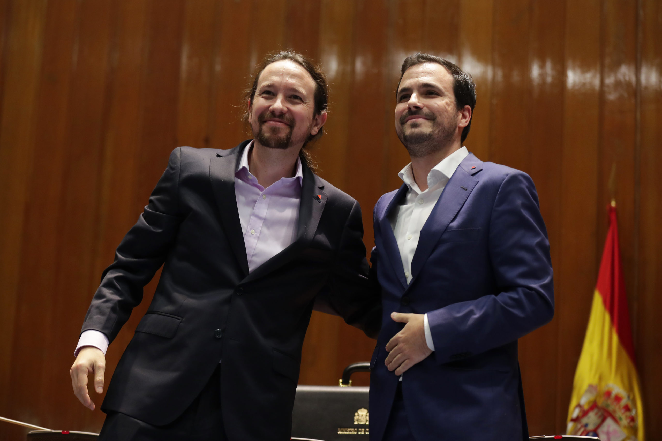 Garzón e Iglesias reprueban la llamada de Felipe VI al presidente del CGPJ