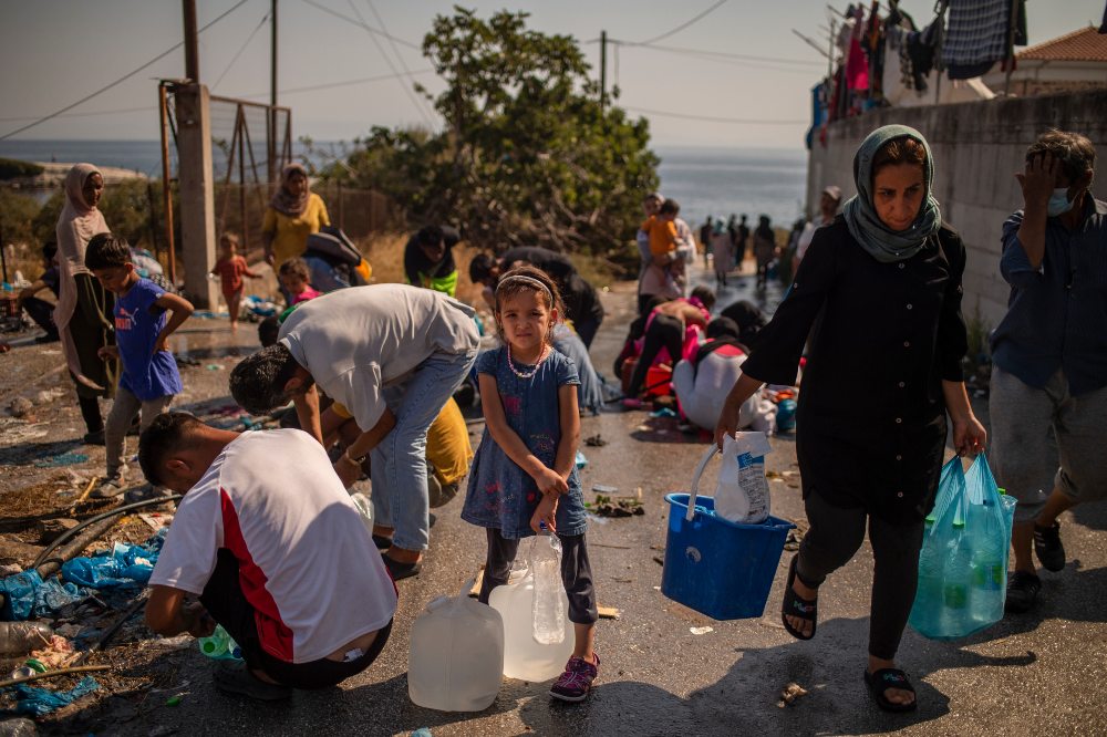 Llegan a Alemania los primeros 139 refugiados del campamento griego de Moria