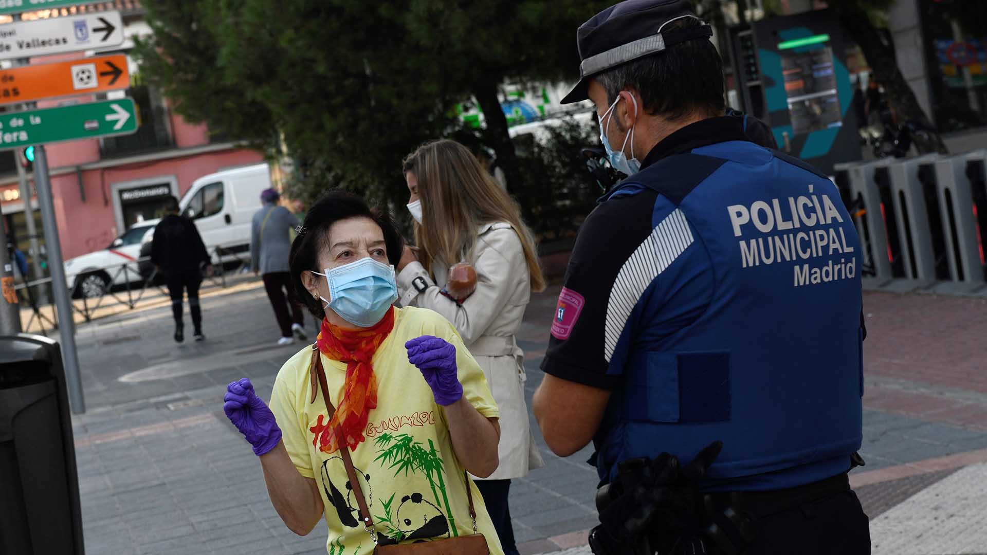 Madrid pide que se considere delito el incumplimiento de cuarentenas