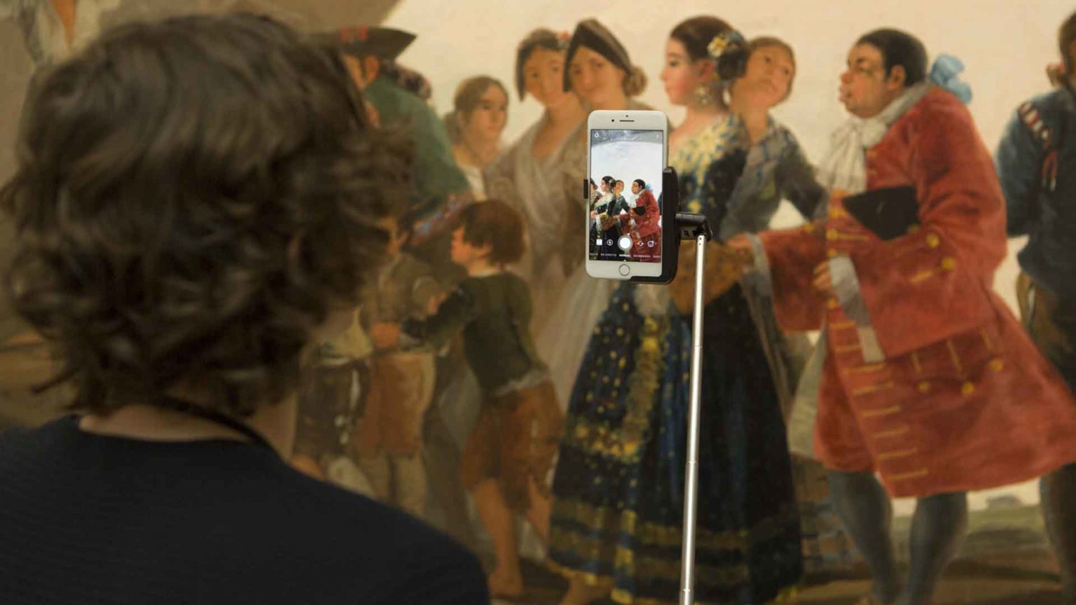 Museos y redes sociales: un paseo por las cuentas del Prado, el Reina Sofía y el Cerralbo, con parada en la ‘polémica’ del verano