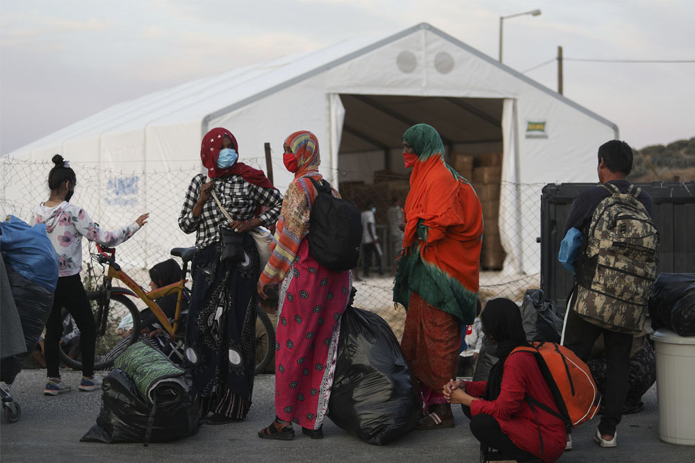 Nuevo campo de Lesbos: 9.000 refugiados y más de 200 casos de COVID-19