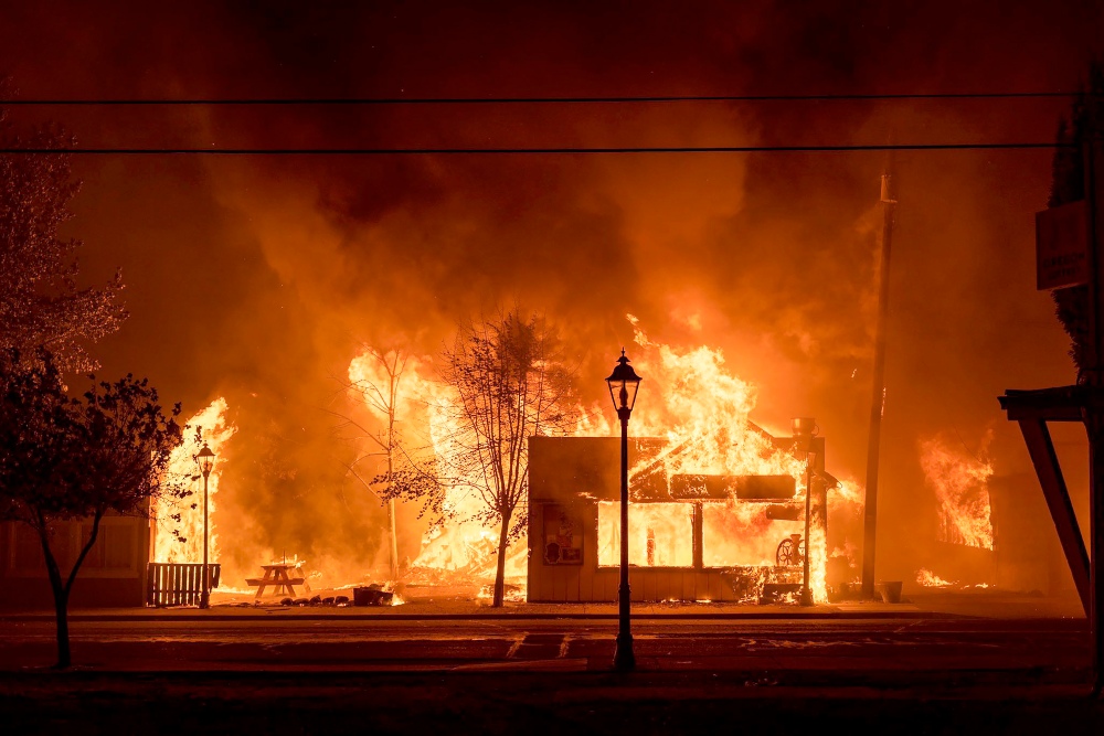 15 muertos y cientos de miles de evacuados por los incendios en el oeste de EEUU