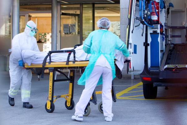 Sanidad notifica 8.341 nuevos contagios y 329 fallecidos en las últimas 24 horas