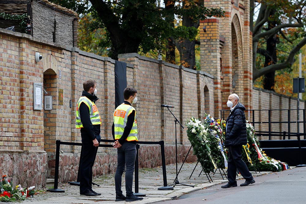 Aparecen esvásticas en Halle un año después del atentado antisemita