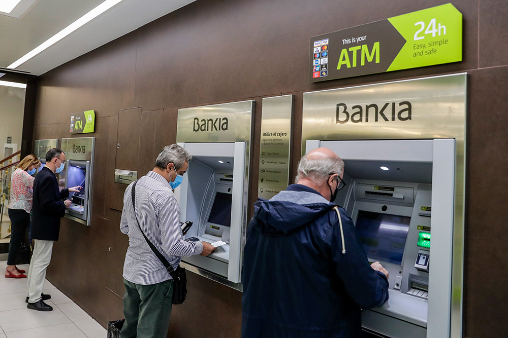 Bankia gana 180 millones de euros, un 69% menos