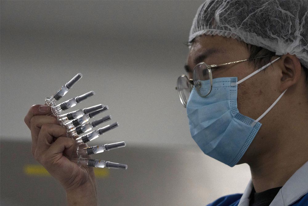 China se suma al acuerdo que garantiza vacunas contra la COVID-19 a los países pobres