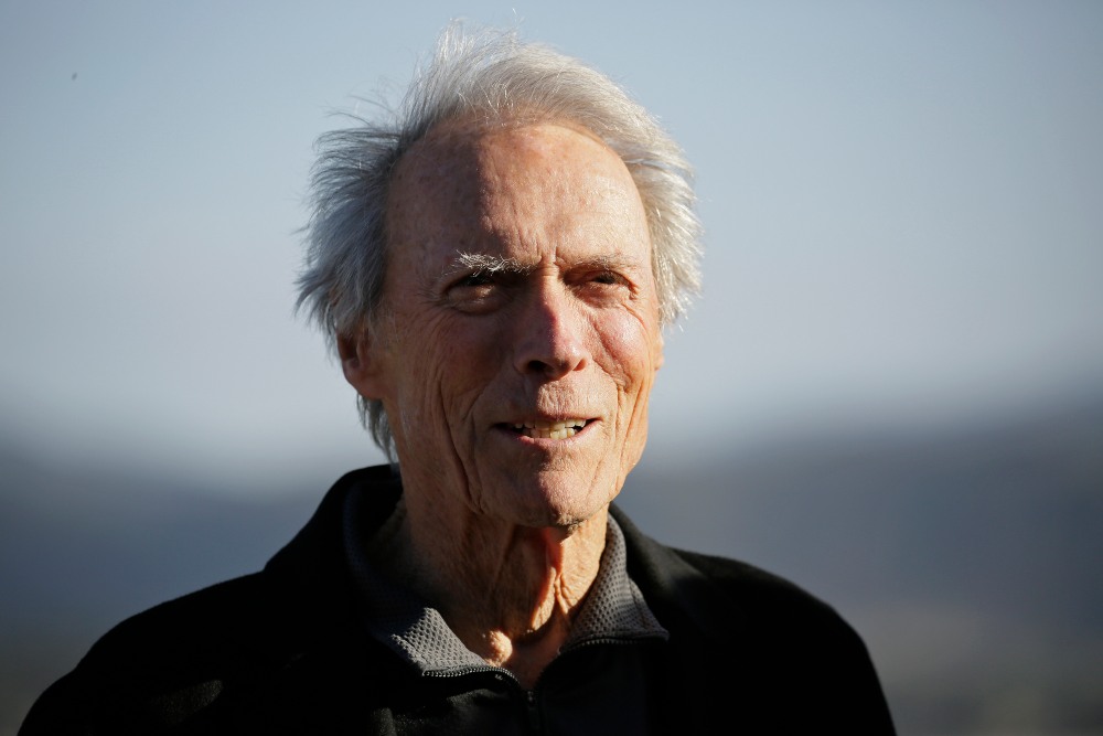 Clint Eastwood sigue en forma con 90 años: su próxima película se llamará 'Cry Macho'