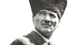 Atatürk a un siglo vista: la forja de un líder, por Fernando Díaz Villanueva