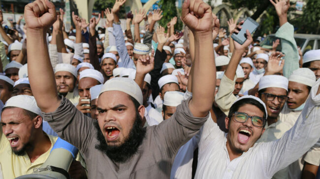 Matan a un musulmán por faltar al respeto al Corán en Bangladesh