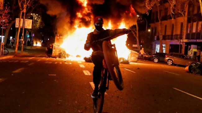 Disturbios en algunas ciudades españolas por las restricciones de la pandemia