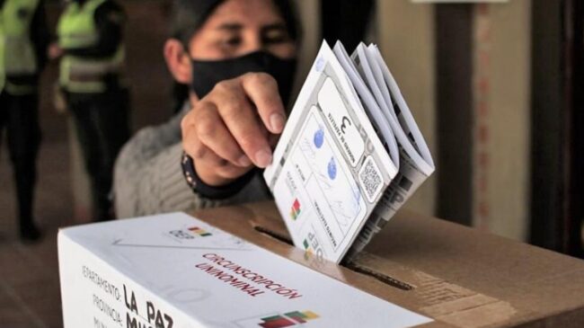 El MAS de Evo Morales ganaría las elecciones en Bolivia, según sondeos a pie de urna