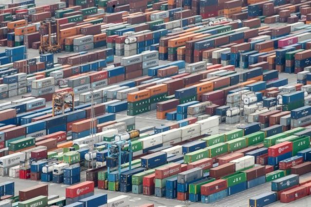 Las exportaciones caen un 9,1% en agosto y encadenan seis meses de descensos