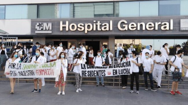 Los sindicatos cifran en un 85 % el seguimiento de la huelga de médicos