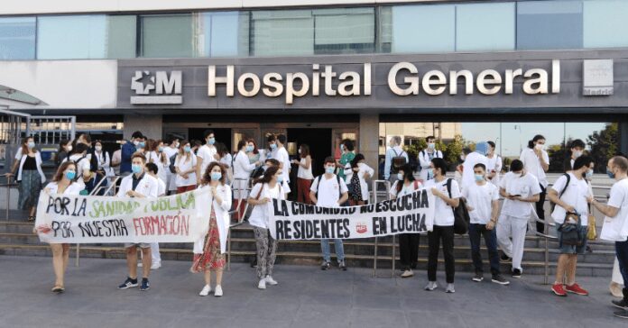 Los sindicatos cifran en un 85 % el seguimiento de la huelga de médicos