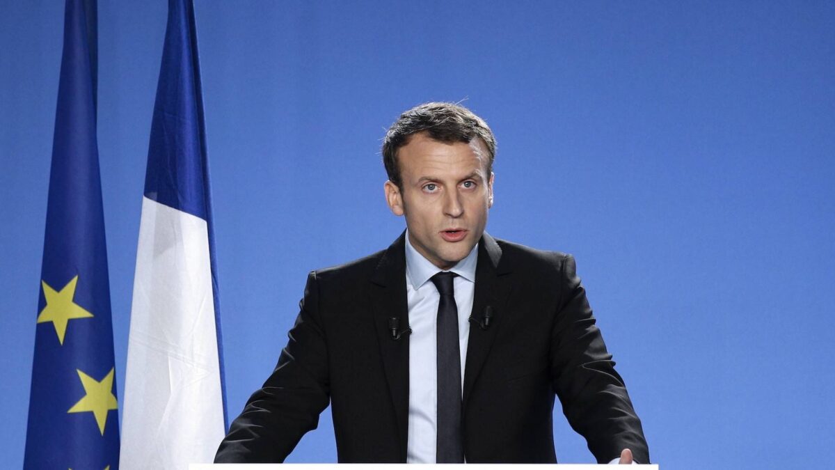Emmanuel Macron defiende su gestión «democrática» de la crisis sanitaria y las vacunas