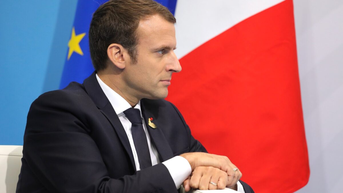 Macron declara la guerra en Francia al «separatismo islamista»