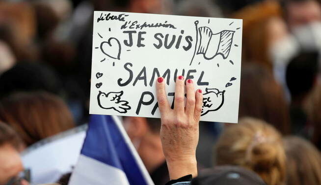 Los alumnos podrían haber delatado por dinero la identidad del profesor que fue decapitado en Francia