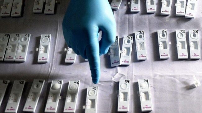 Madrid pide al Gobierno central que las mutuas puedan hacer test de antígenos