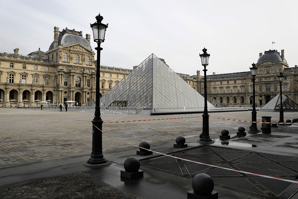 Francia decreta un toque de queda en sus principales ciudades, entre ellas París