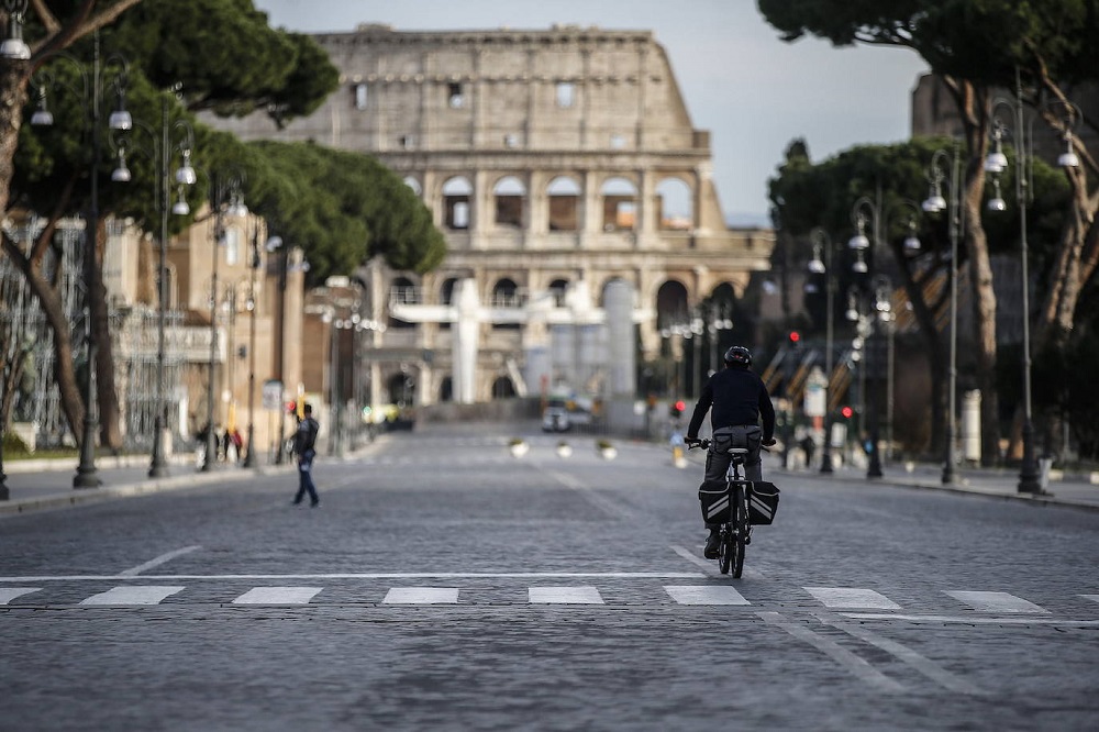 Italia podría anunciar un nuevo confinamiento por el descontrolado aumento de casos