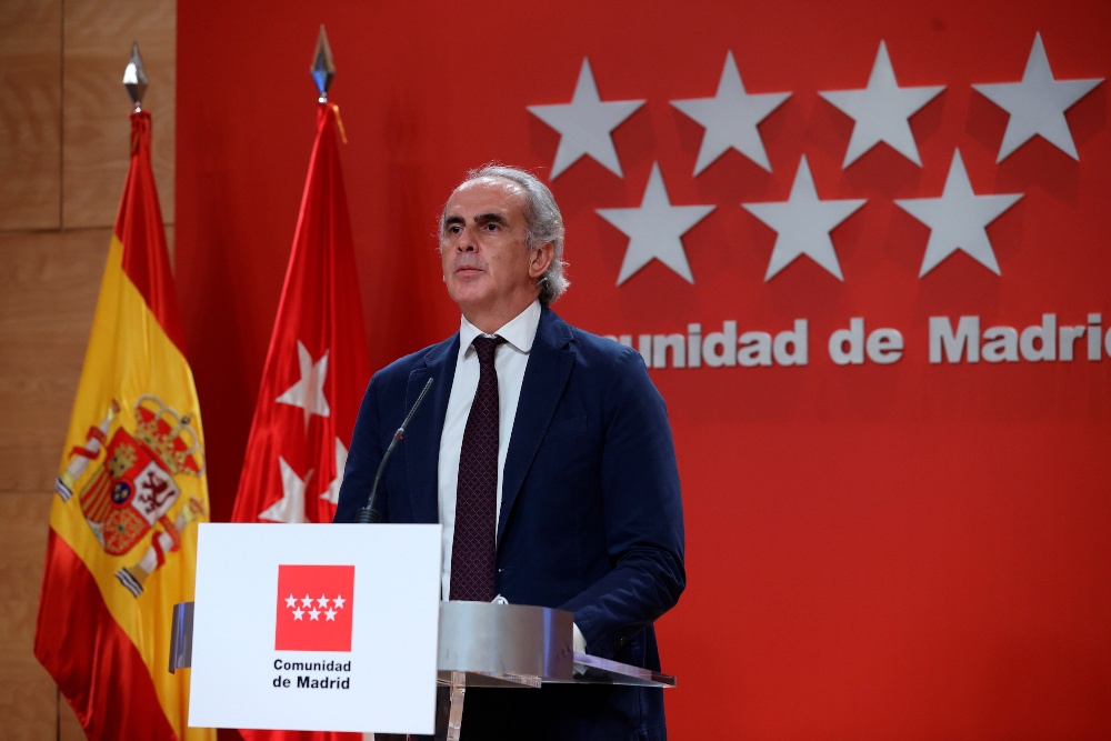Madrid prohíbe las reuniones entre las 00:00 y las 06:00 desde este sábado