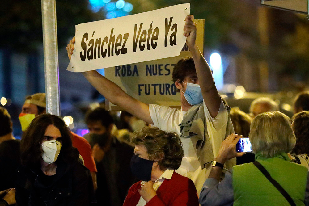 Protestas en Ferraz y Núñez de Balboa contra el estado de alarma en Madrid
