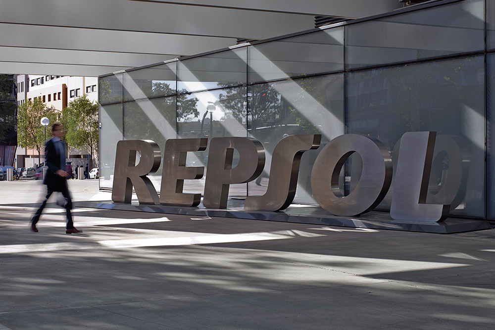 Repsol pierde 2.578 millones entre enero y septiembre por la COVID-19
