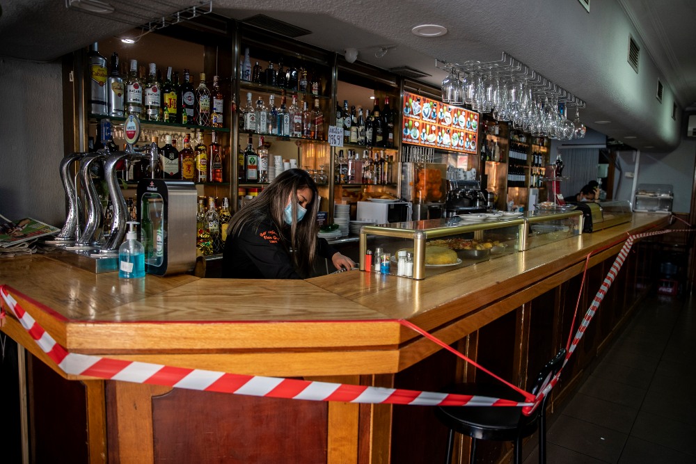 Sanidad propone cerrar el interior de bares y restaurantes en las comunidades más afectadas