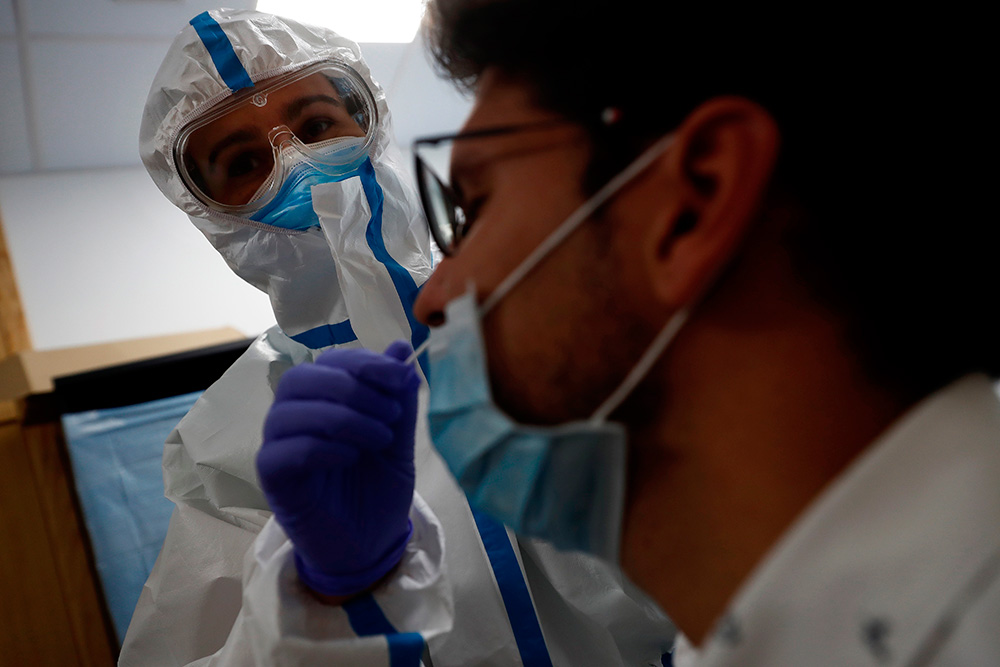 Sanidad suma 11.325 casos de coronavirus y España supera los 32.000 muertos