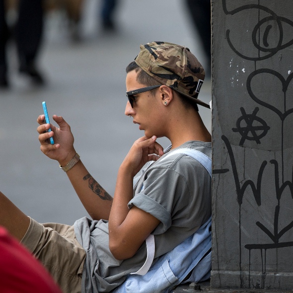 WhatsAppitis: El uso continuado del móvil nos está cambiando el pulgar 1