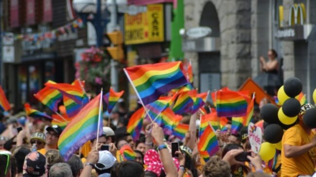 La UE lanza una plan para ayudar a las personas LGBTIQ a vivir sin miedo