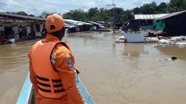 El poderoso huracán Iota toca tierra en la costa caribeña de Nicaragua