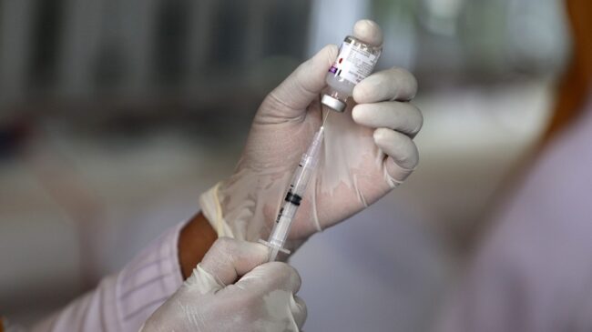 Pfizer y BioNTech anuncian una eficacia del 90% en su vacuna contra el COVID-19