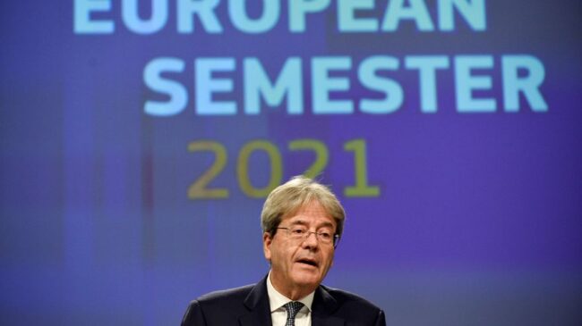 Bruselas avala el plan presupuestario de España, pero avisa por la deuda